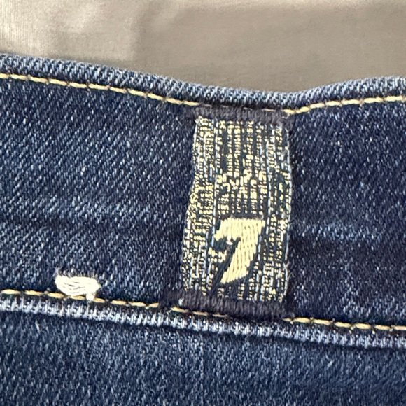 7 for all mankind ankle gwenevere. Waist 28 - Picture 2 of 6